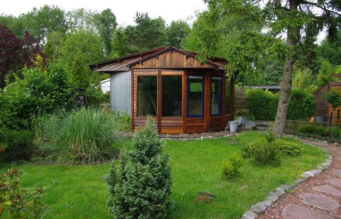 Volkstuinhuis van hout