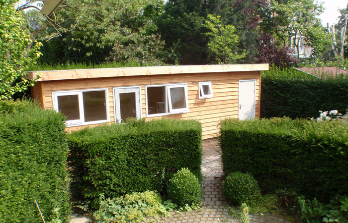 Tuinhuis achter het huis